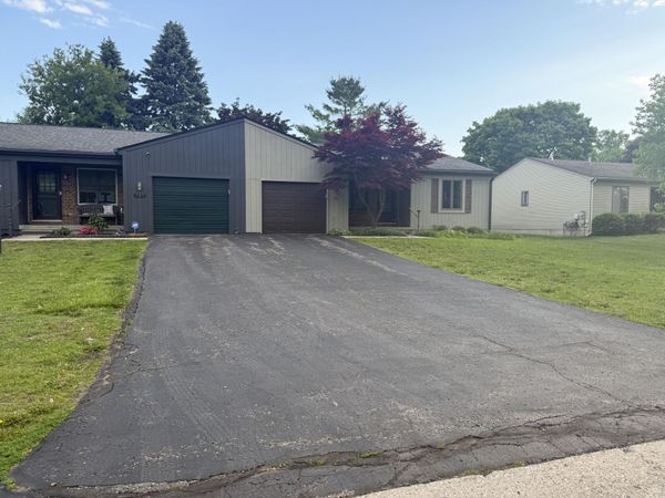 741 Woods Court, Walled Lake, MI 48390
