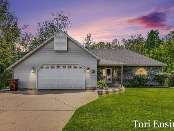 10874 Wildwood Drive, Greenville, MI 48838