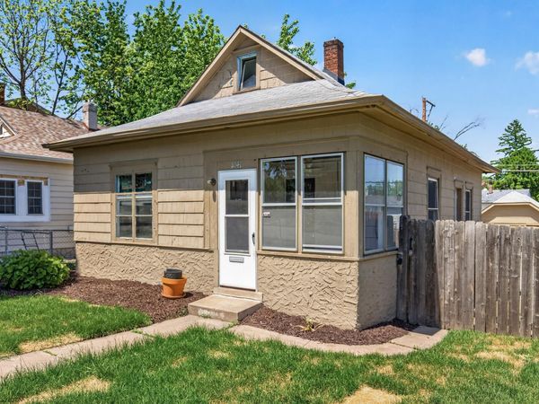 1041 Magnolia Avenue E, Saint Paul, MN 55106