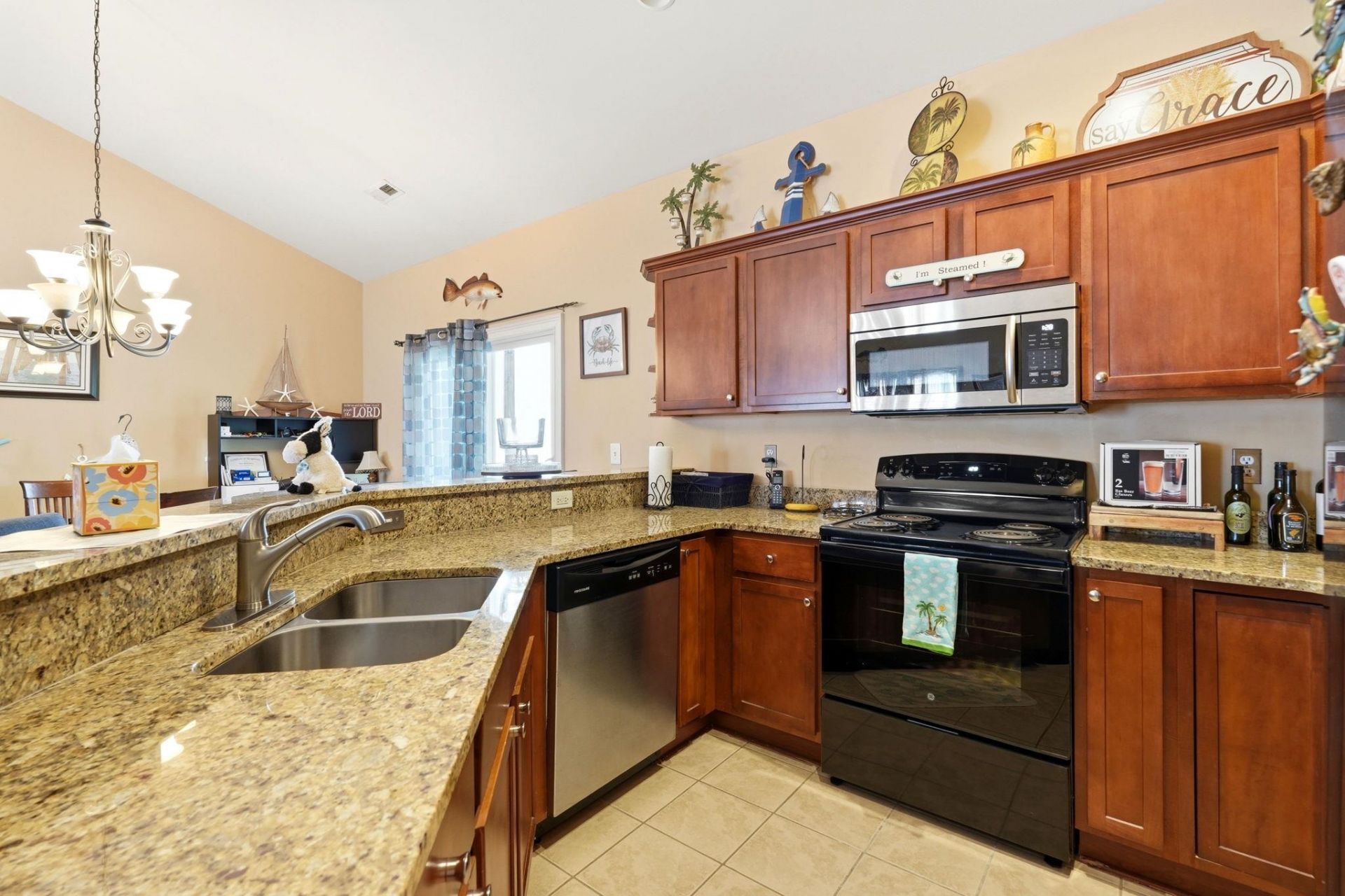 577 Sunnyside Ave.  Photo 10