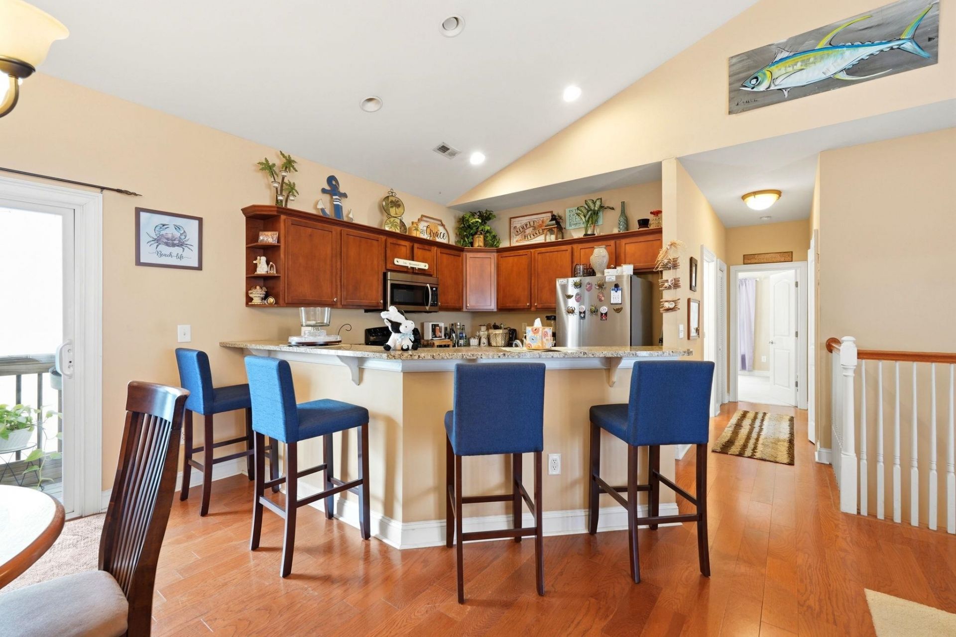 577 Sunnyside Ave.  Photo 6