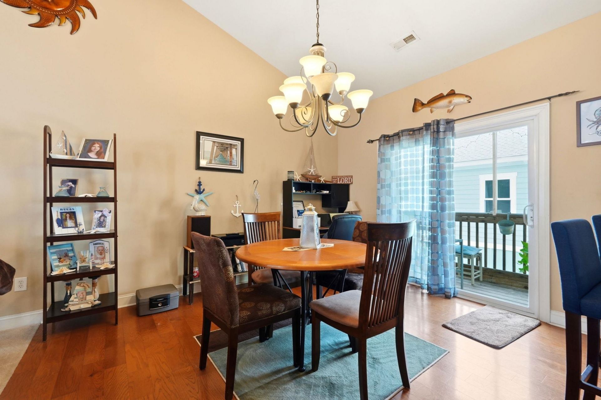 577 Sunnyside Ave.  Photo 8