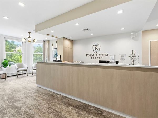 1051 Beacon St, Unit 306, Brookline, MA 02446