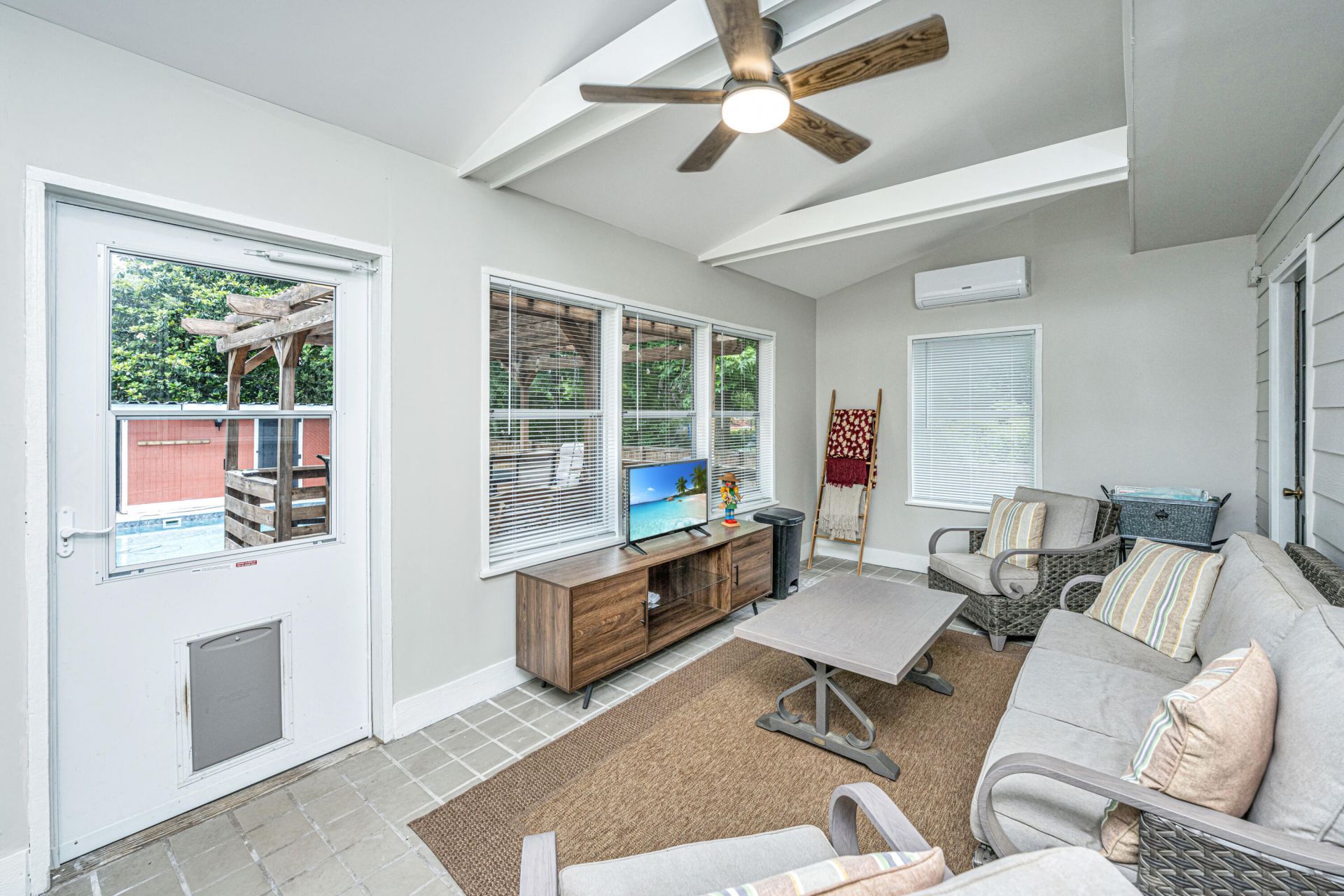 1719 Waterside Boulevard Photo 18