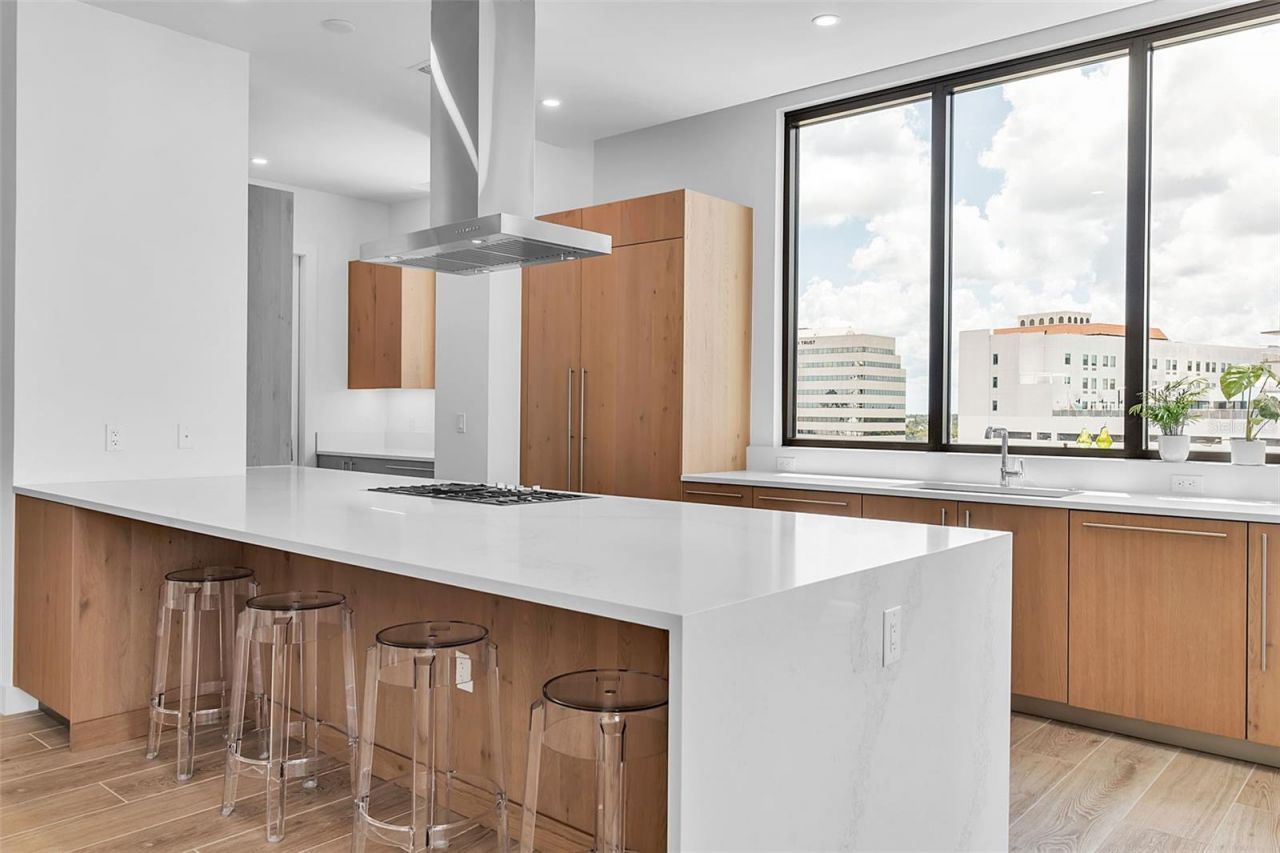 33 S Palm Avenue, Unit 701, Sarasota, FL 34236 Photo