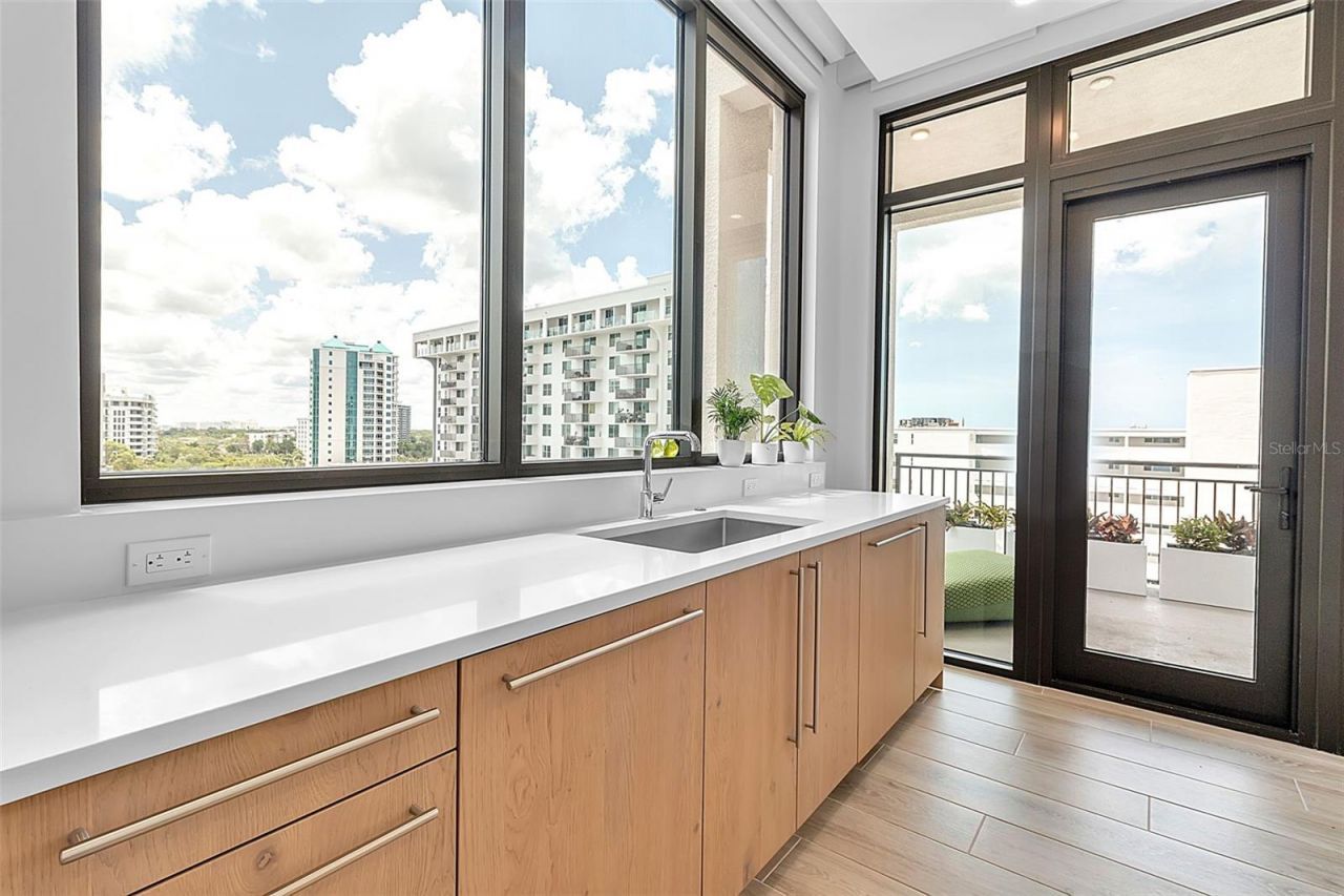 33 S Palm Avenue, Unit 701, Sarasota, FL 34236 Photo