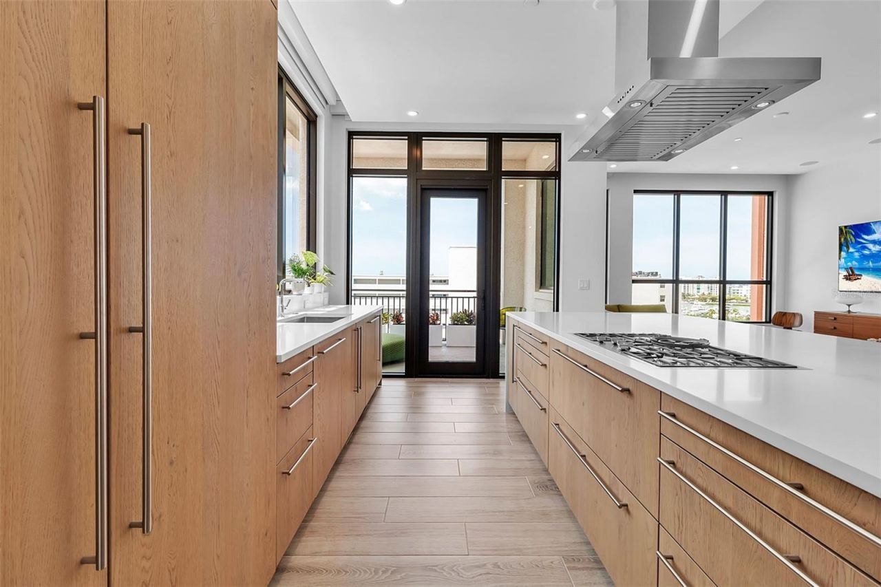 33 S Palm Avenue, Unit 701, Sarasota, FL 34236 Photo