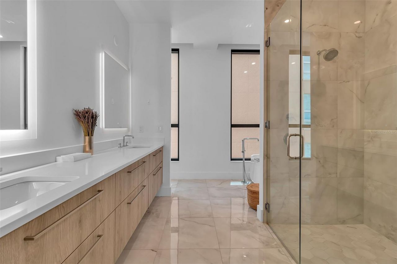 33 S Palm Avenue, Unit 701, Sarasota, FL 34236 Photo