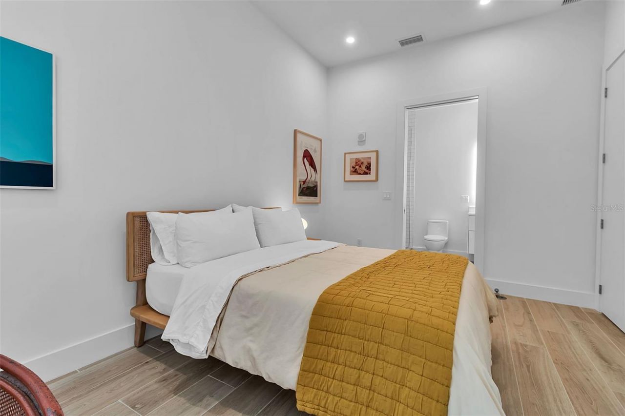 33 S Palm Avenue, Unit 701, Sarasota, FL 34236 Photo