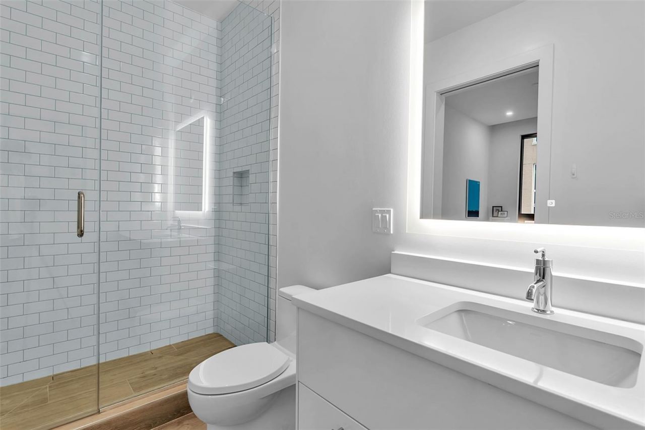 33 S Palm Avenue, Unit 701, Sarasota, FL 34236 Photo