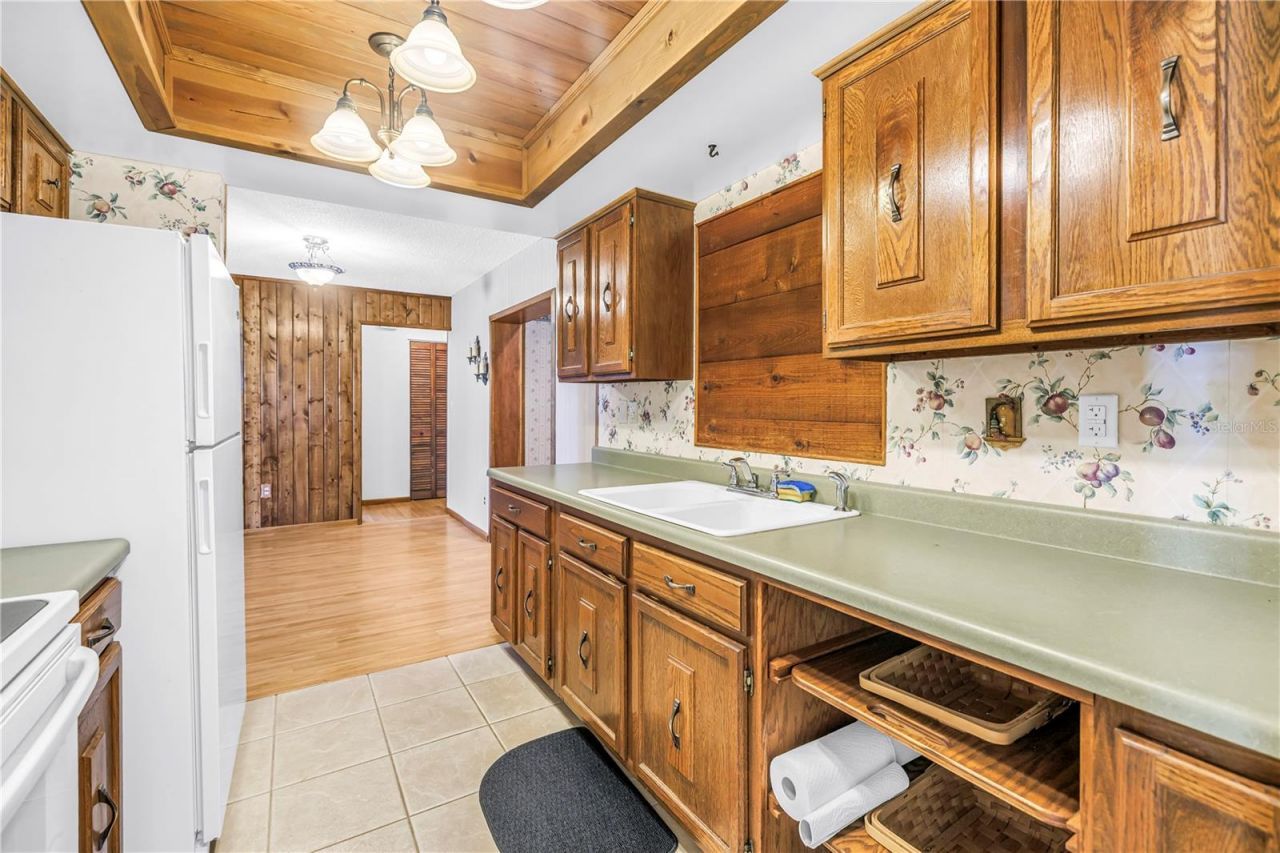 10657 Del Prado Drive E, Largo, FL 33774 Photo