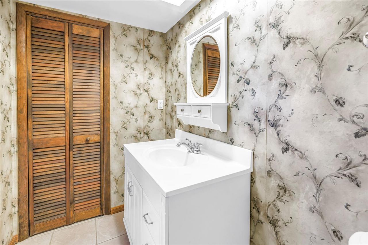 10657 Del Prado Drive E, Largo, FL 33774 Photo