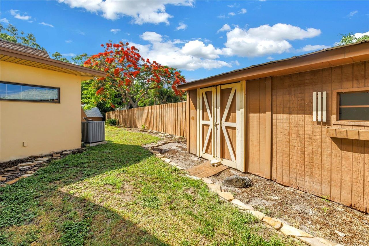 10657 Del Prado Drive E, Largo, FL 33774 Photo