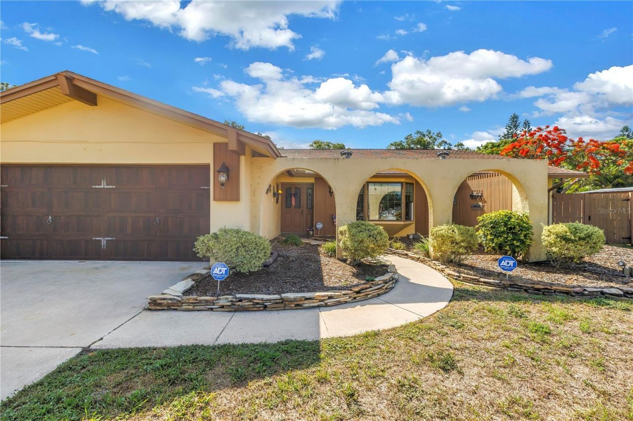10657 Del Prado Drive E, Largo, FL 33774 Photo