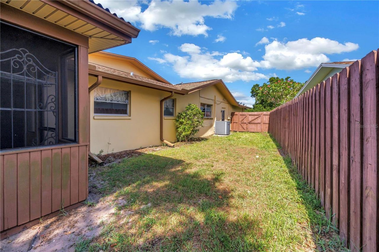 10657 Del Prado Drive E, Largo, FL 33774 Photo