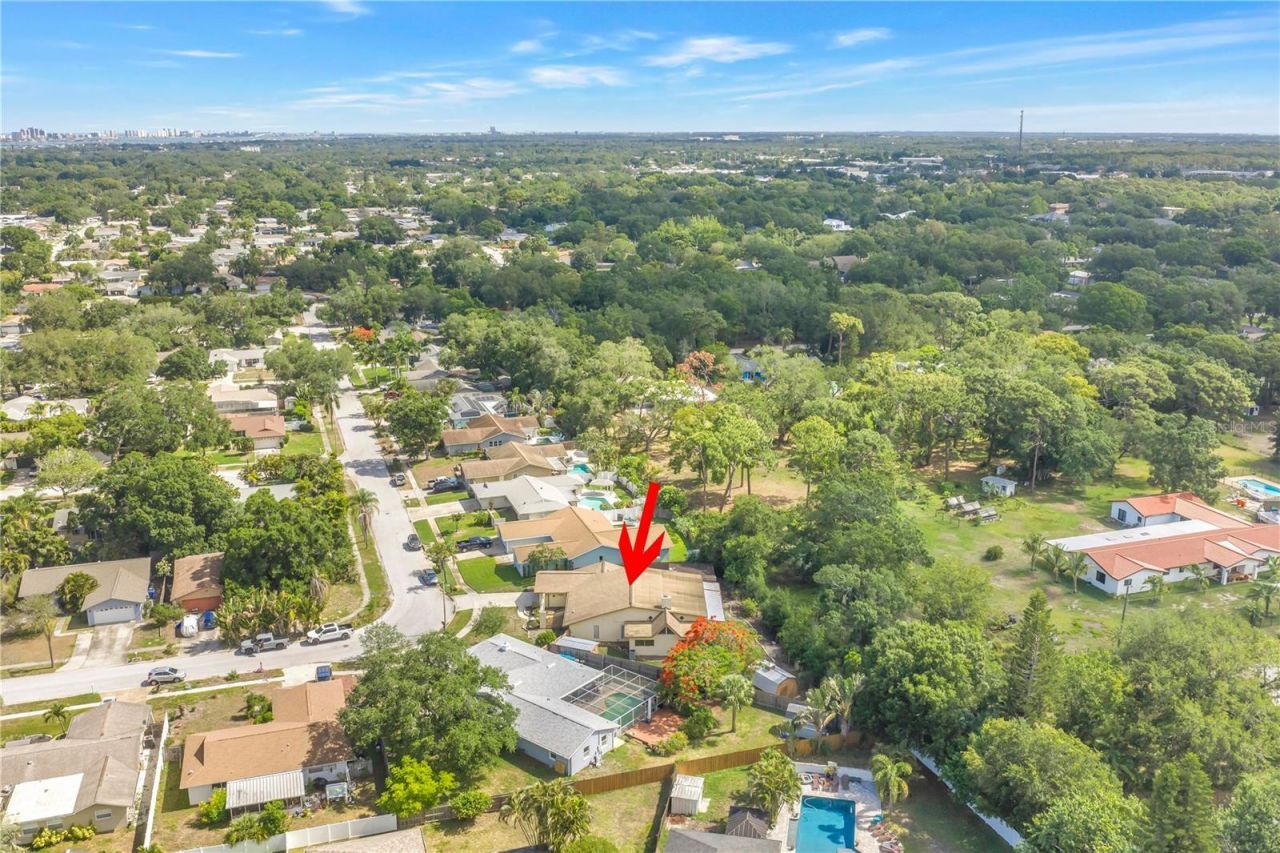 10657 Del Prado Drive E, Largo, FL 33774 Photo