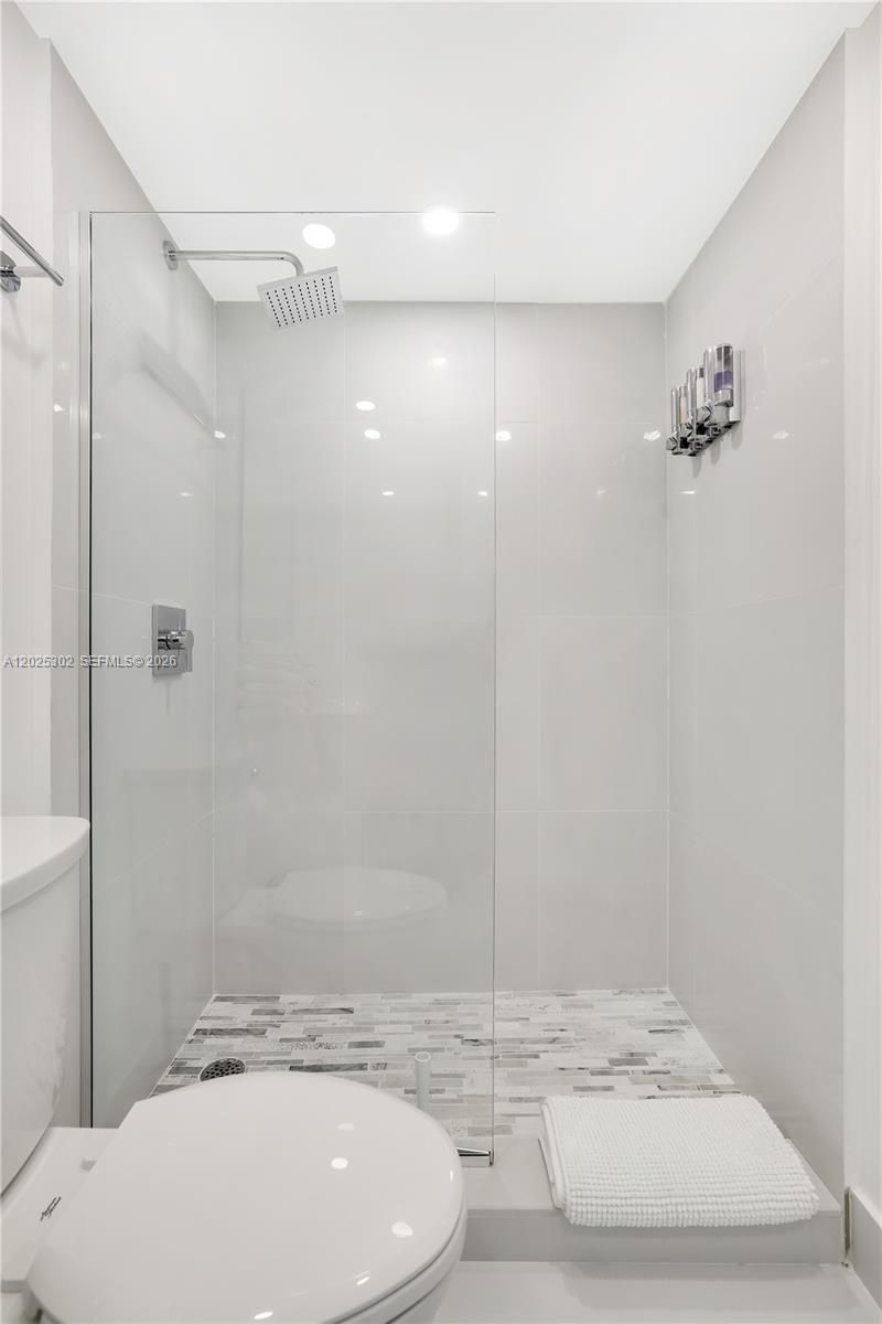 5445 Collins Ave, Unit 1203, Miami Beach, FL 33140 Photo