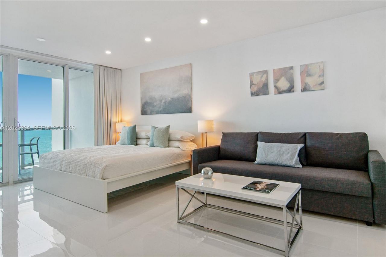 5445 Collins Ave, Unit 1730, Miami Beach, FL 33140 Photo