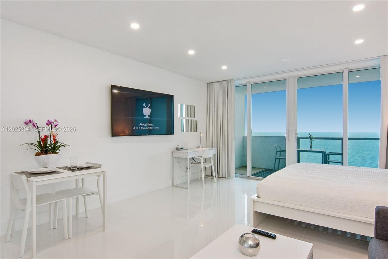 5445 Collins Ave, Unit 1730, Miami Beach, FL 33140 Photo