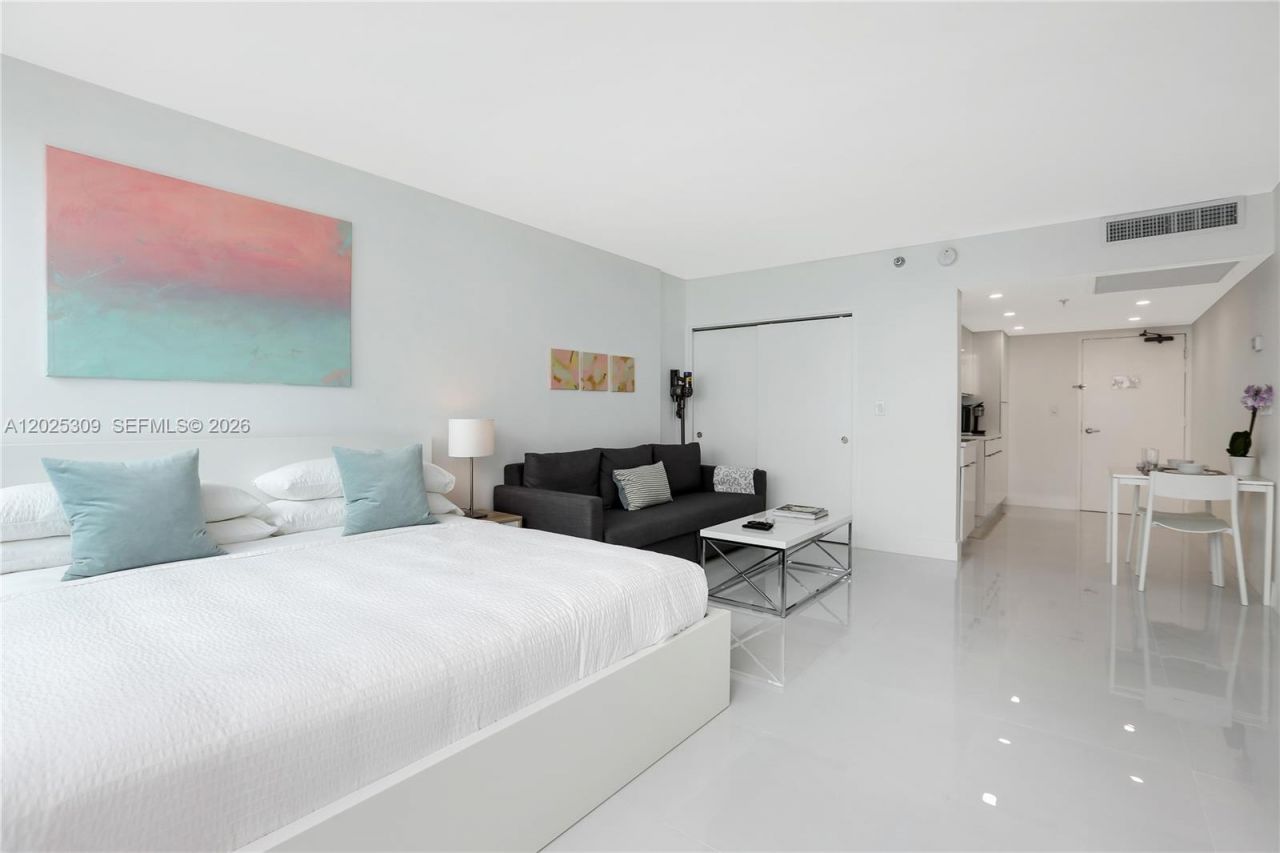 5445 Collins Ave, Unit 928, Miami Beach, FL 33140 Photo