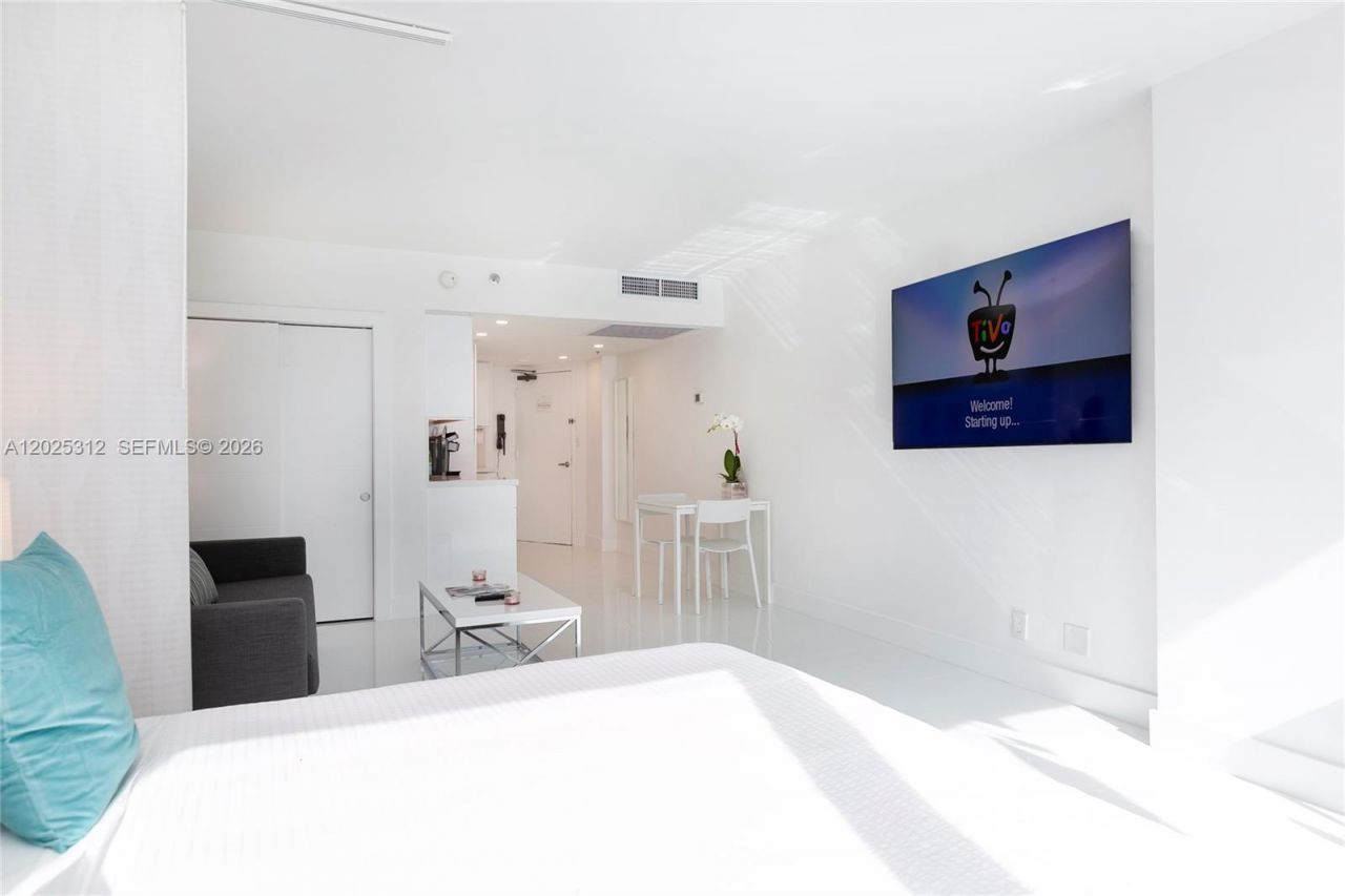 5445 Collins Ave, Unit 1232, Miami Beach, FL 33140 Photo