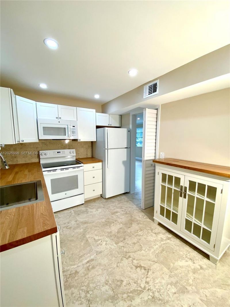 3926 Segovia St , Unit 3926, Coral Gables, FL 33134 Photo