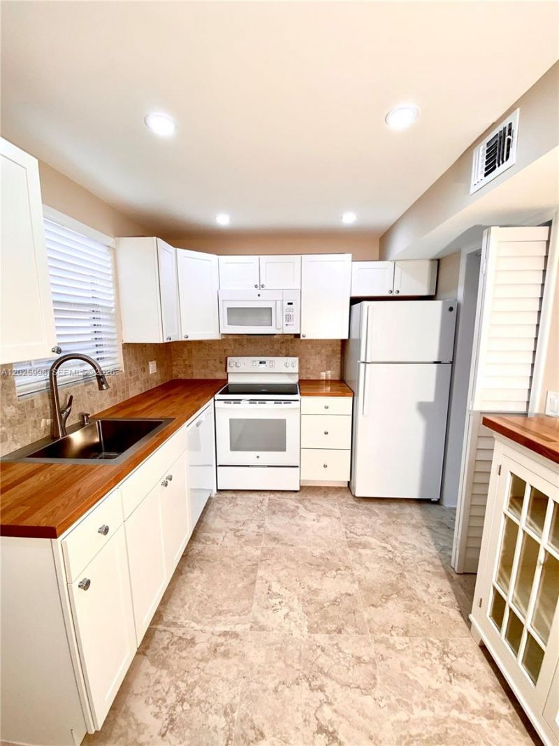 3926 Segovia St , Unit 3926, Coral Gables, FL 33134 Photo