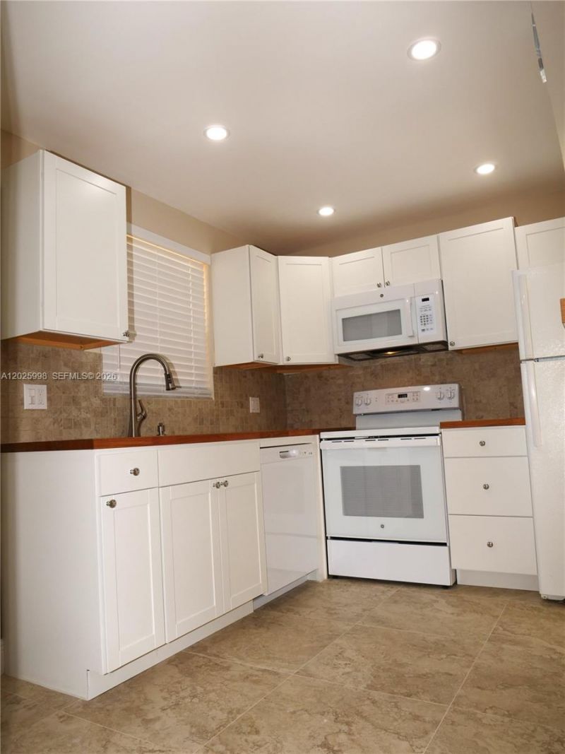3926 Segovia St , Unit 3926, Coral Gables, FL 33134 Photo