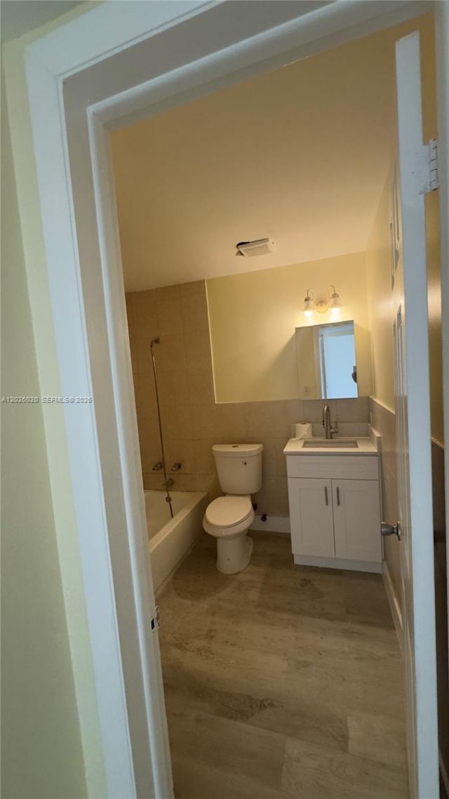 12890 NE 8th Ave , Unit 302, North Miami, FL 33161 Photo