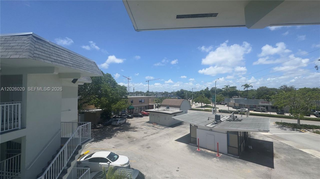 12890 NE 8th Ave , Unit 302, North Miami, FL 33161 Photo