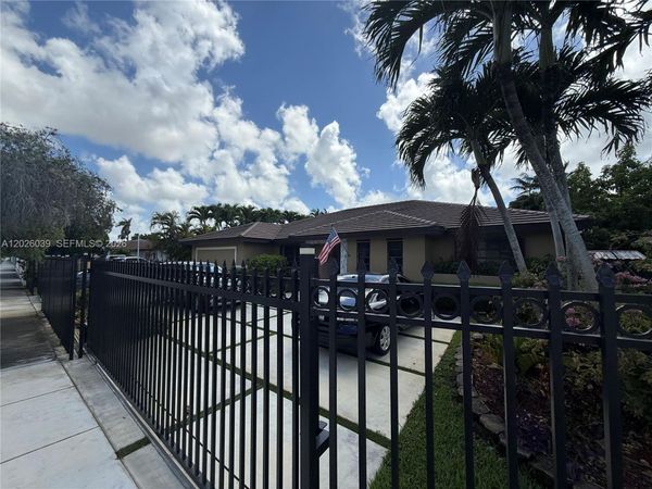 3591 SW 142nd Ave , Miami, FL 33175