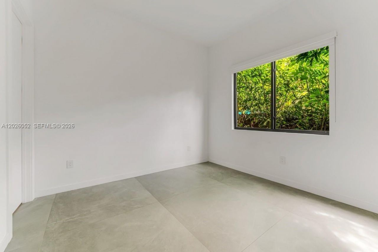 3741 Kumquat Ave, Miami, FL 33133 Photo