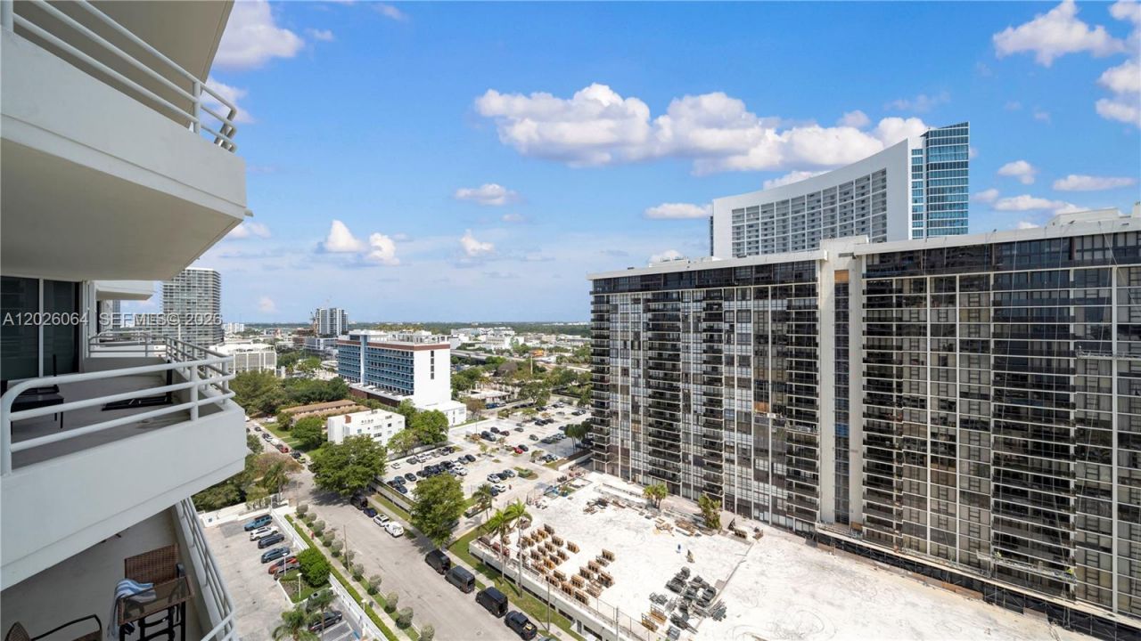 555 NE 34th St , Unit 1402, Miami, FL 33137 Photo