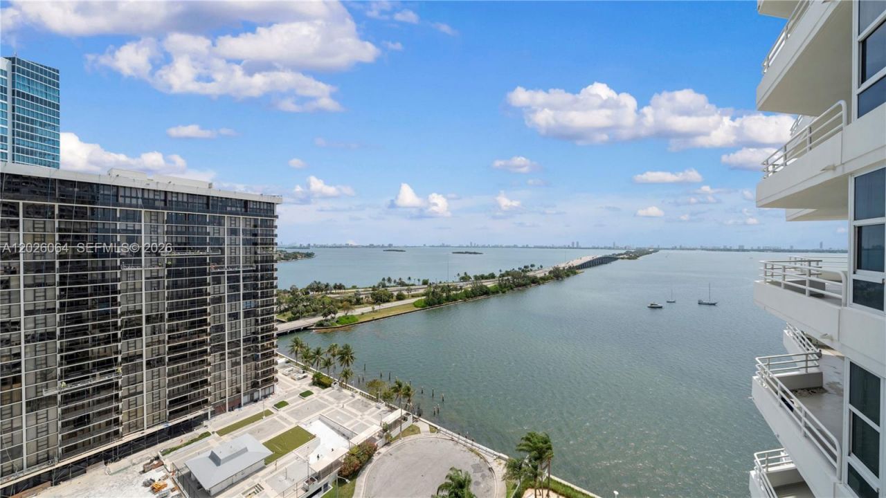 555 NE 34th St , Unit 1402, Miami, FL 33137 Photo