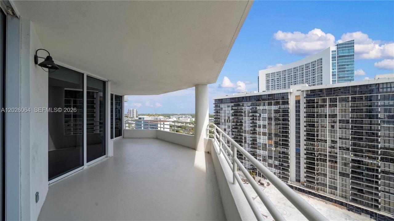 555 NE 34th St , Unit 1402, Miami, FL 33137 Photo
