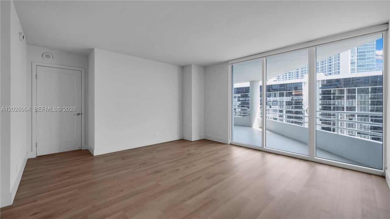 555 NE 34th St , Unit 1402, Miami, FL 33137 Photo
