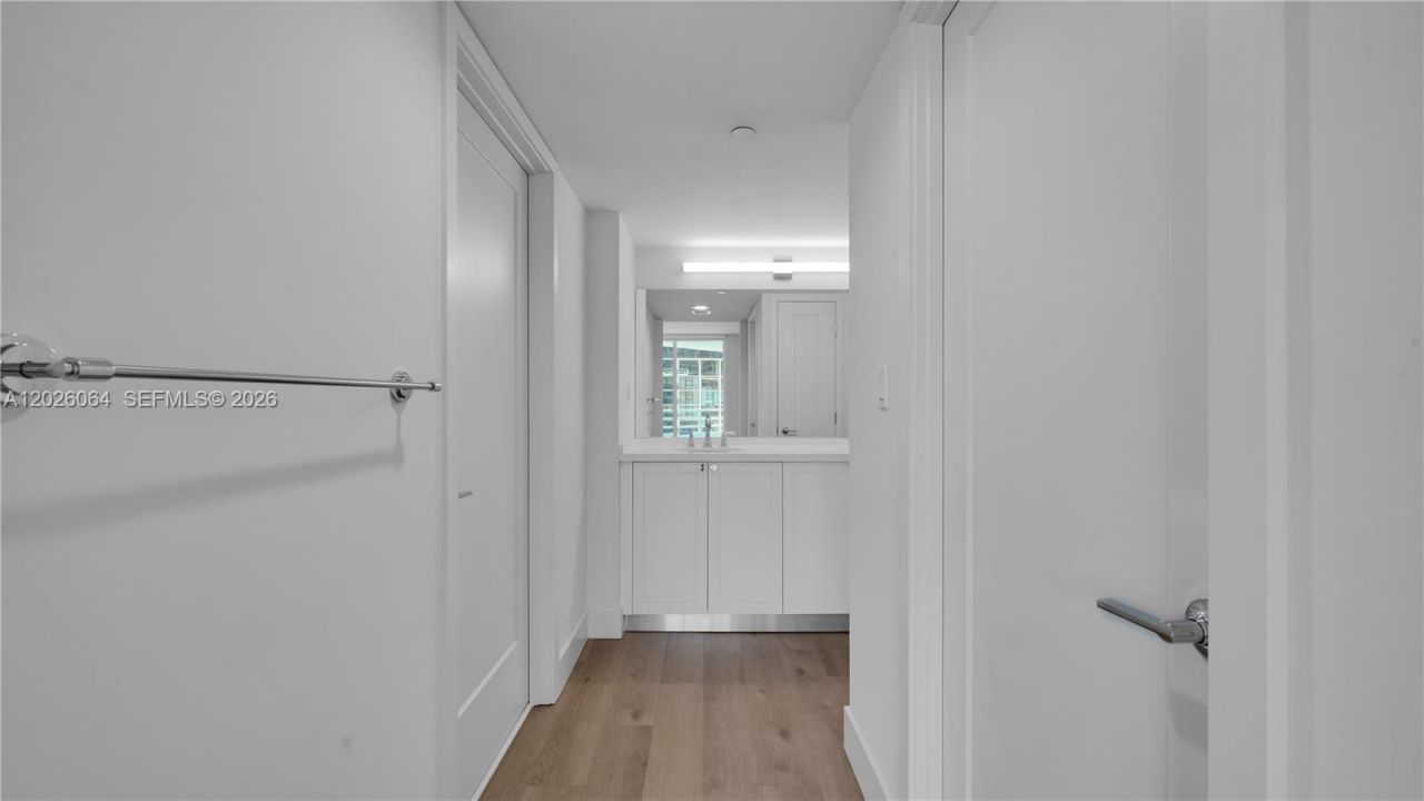 555 NE 34th St , Unit 1402, Miami, FL 33137 Photo
