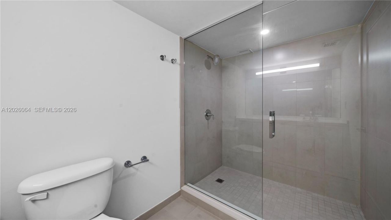 555 NE 34th St , Unit 1402, Miami, FL 33137 Photo
