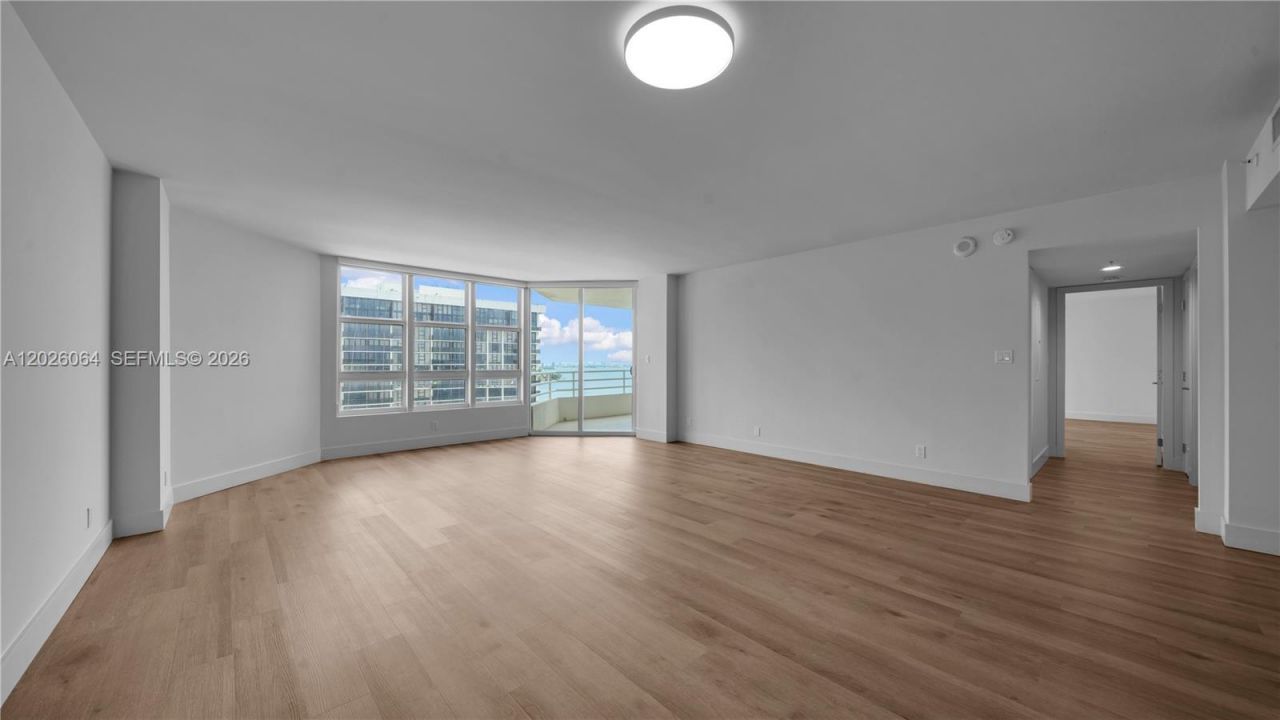 555 NE 34th St , Unit 1402, Miami, FL 33137 Photo