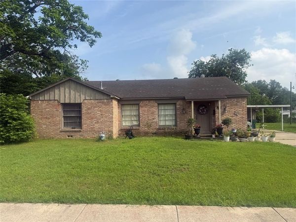 1508 E Texas Ave , Mart, TX 76664