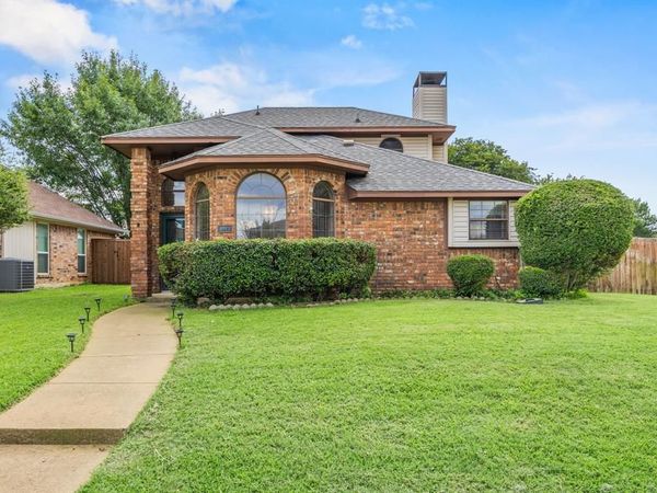 2060 Arbor Creek Drive , Unit B, Carrollton, TX 75010