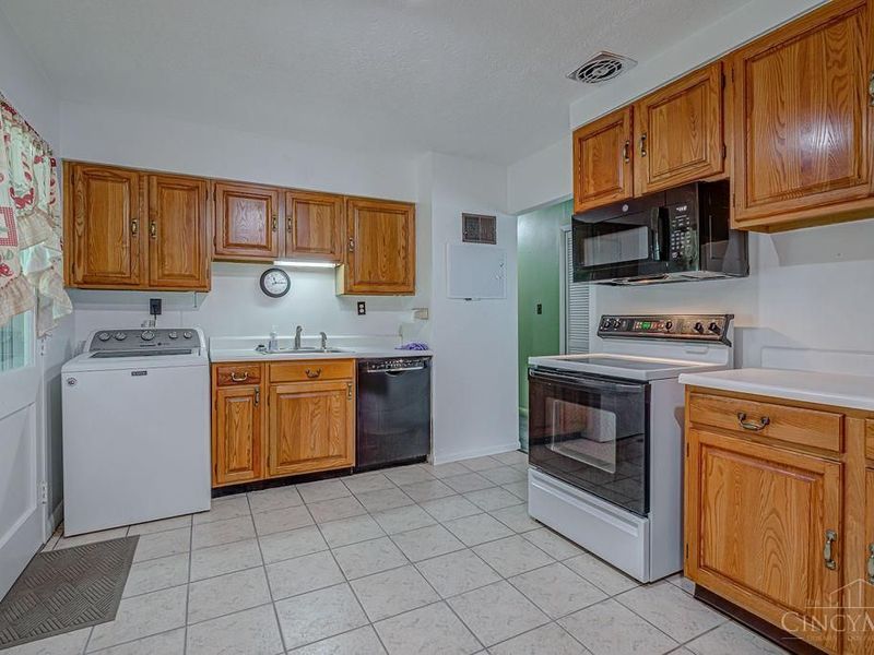 9814 Loralinda Drive, Colerain Township, OH 45251 Photo 12