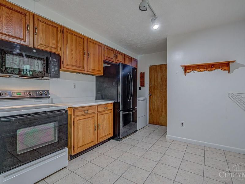 9814 Loralinda Drive, Colerain Township, OH 45251 Photo 13