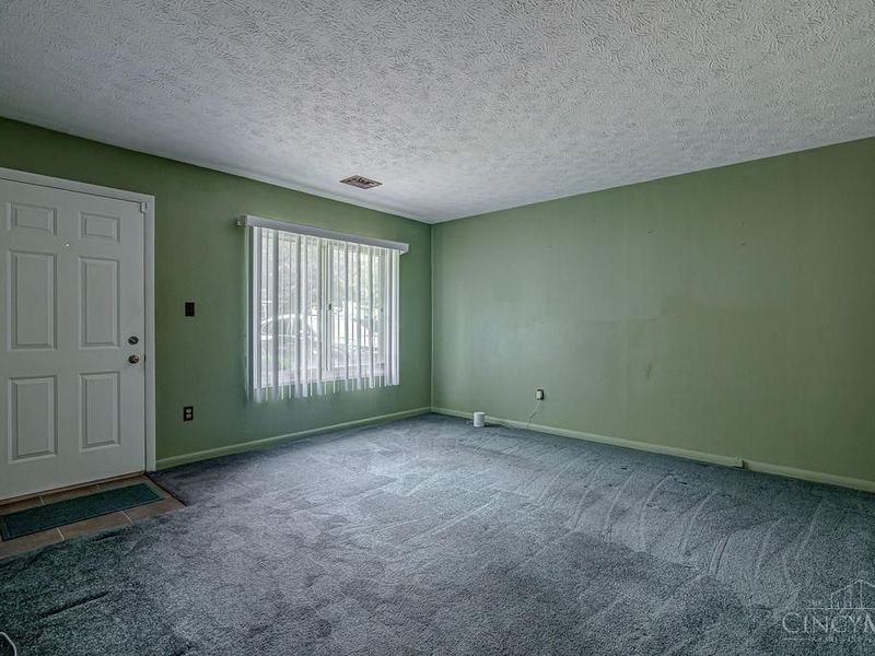 9814 Loralinda Drive, Colerain Township, OH 45251 Photo 7