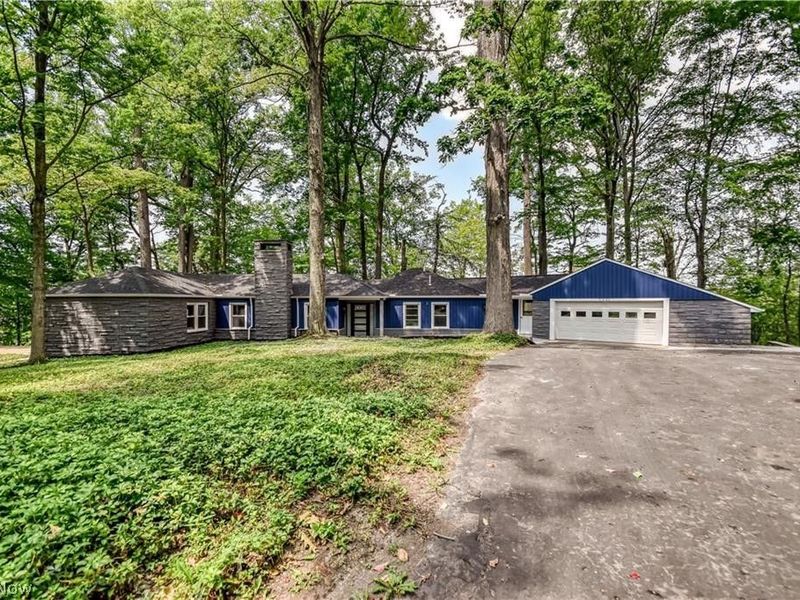 2531 Timberline Drive , Willoughby Hills, OH 44094 Photo 2