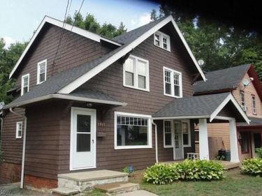 3917 Bluestone Road, Cleveland Heights, OH 44121