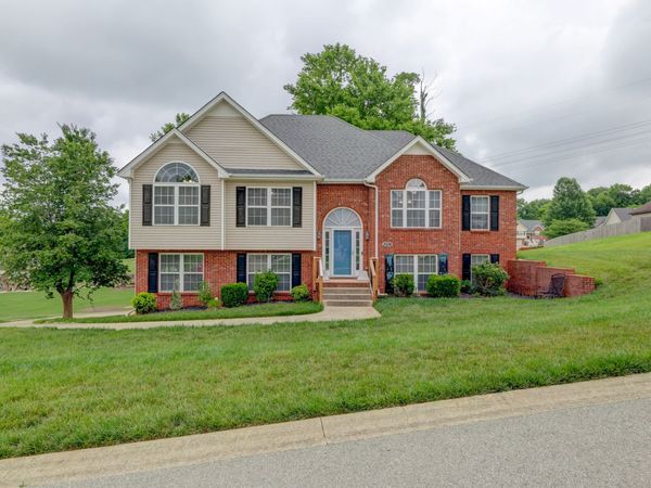 2536 Tennyson Dr , Clarksville, TN 37040
