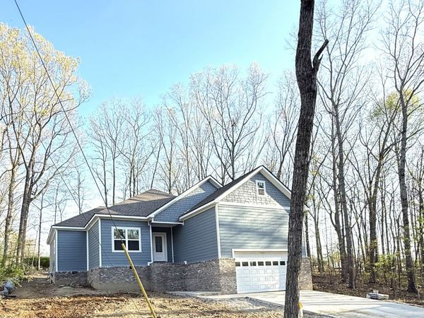 169 Anglewood Dr, Crossville, TN 38558