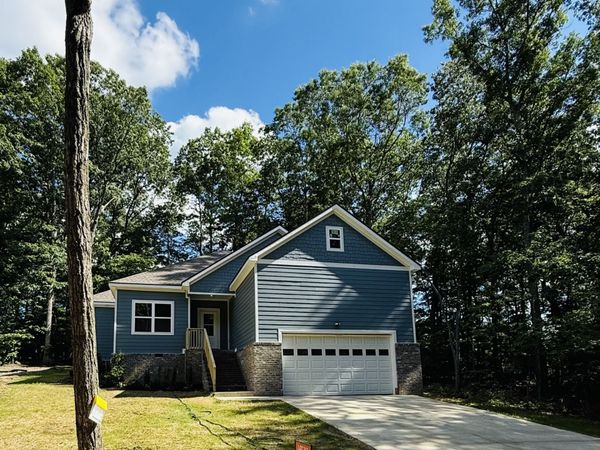 169 Anglewood Dr, Crossville, TN 38558