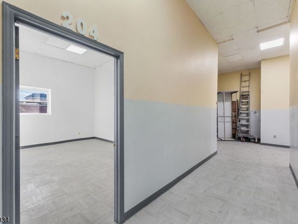 43 Merchant St, Newark, NJ 07105